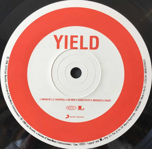 Pearl Jam Yield vinyl record label. 